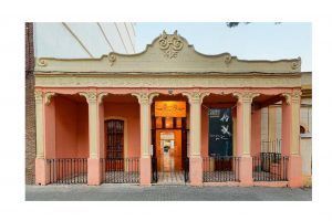 Puerta de la galería